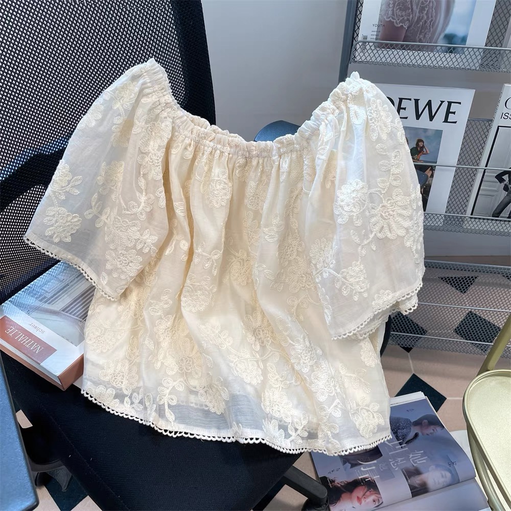 Light as a feather blouse BE132 image