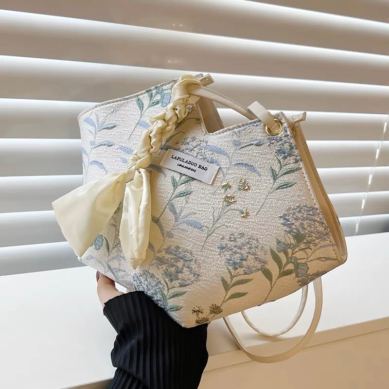 Weekend slay bag image