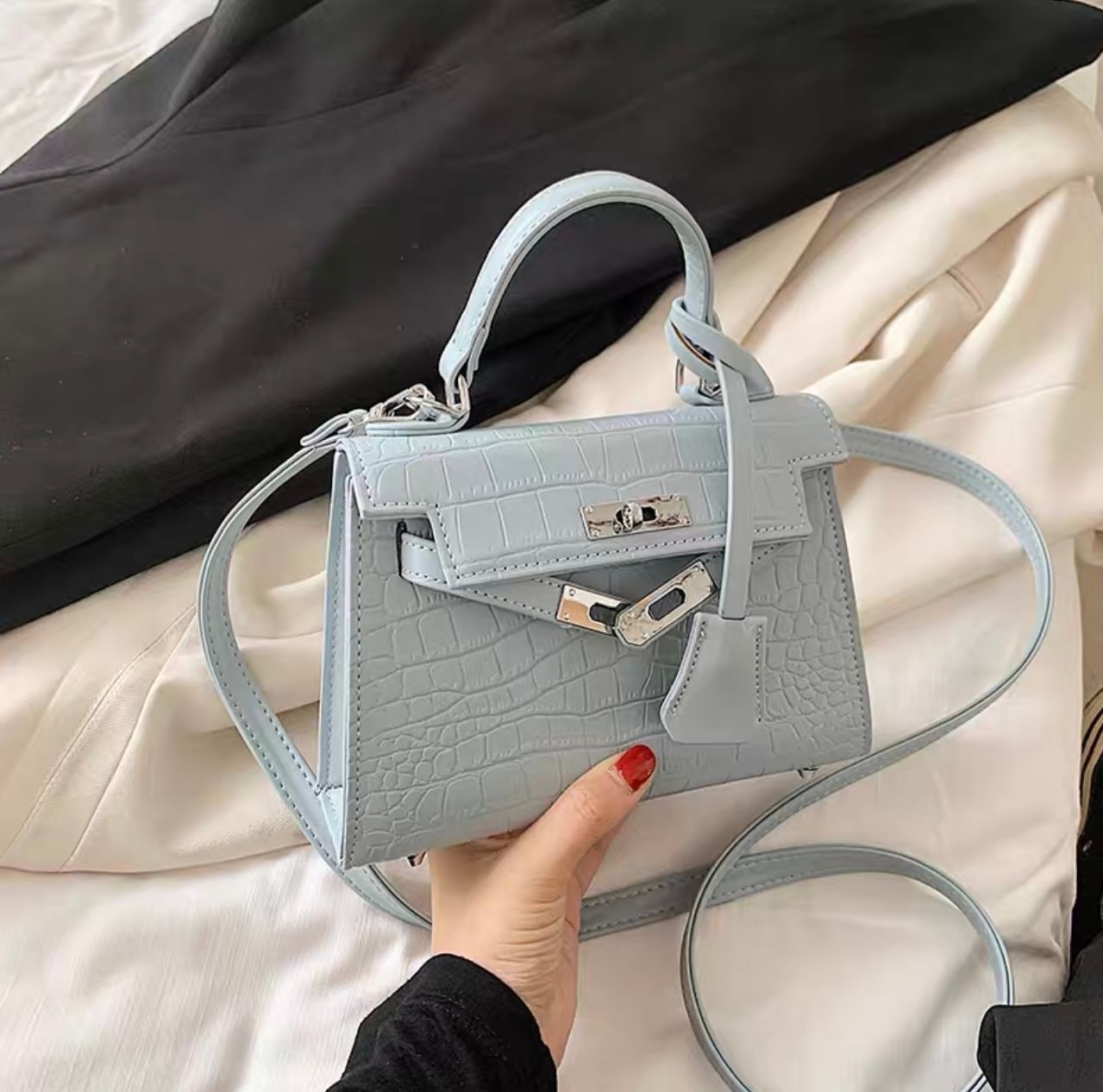 Weekend plans crocs bag BG141 image