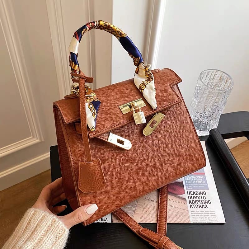 Keep it going scarf chic bag BG108 image