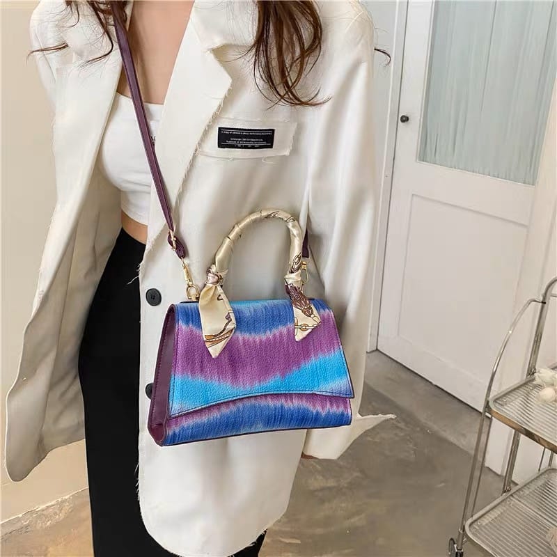 Out and about art bag image