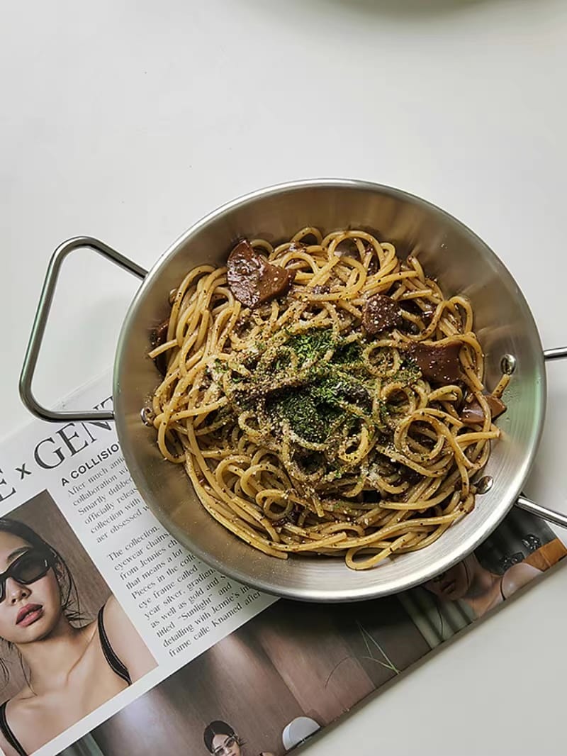 Tasty meals in dish bowls DCZZ157 image