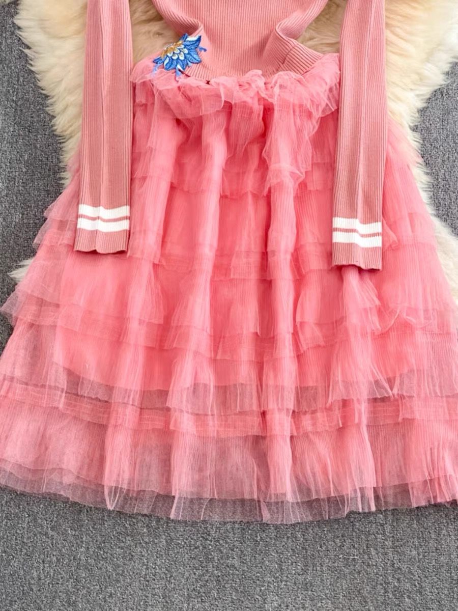 Acting brand new sweater dress CD678 image