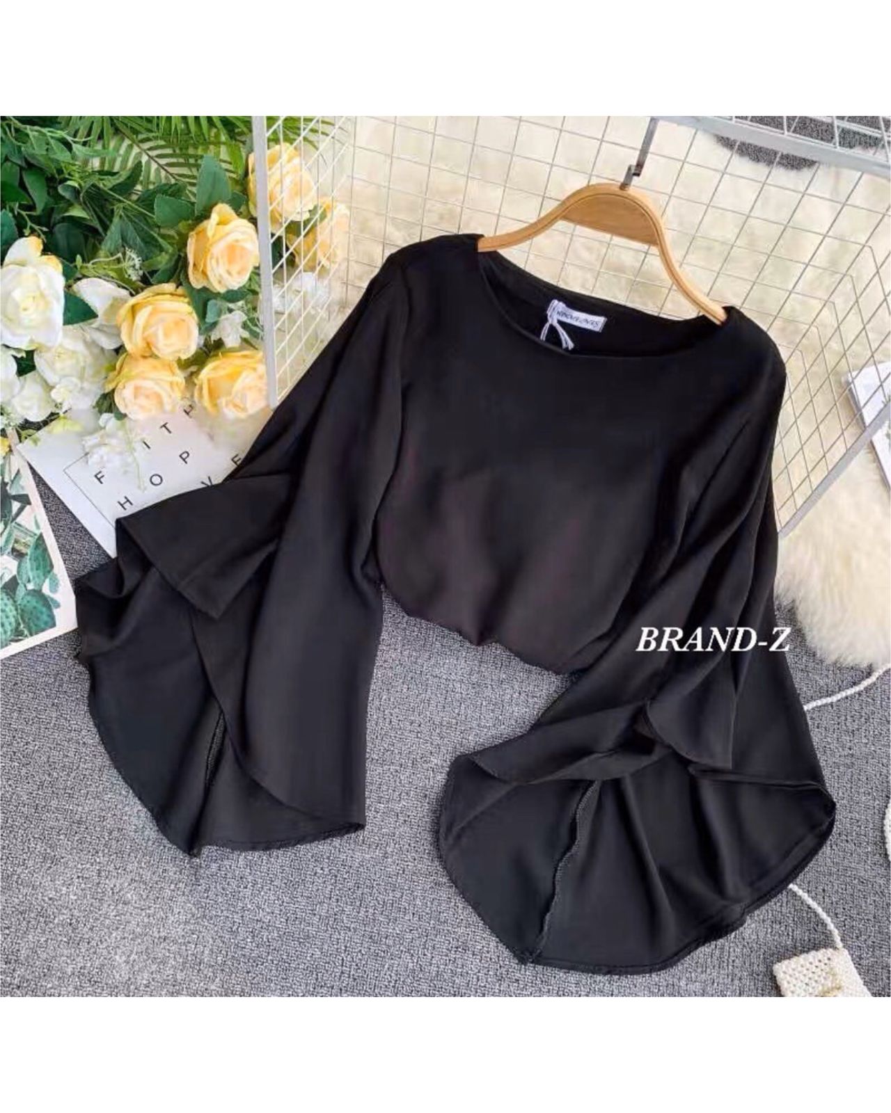 Wonderland flayed sleeve blouse BE105 image