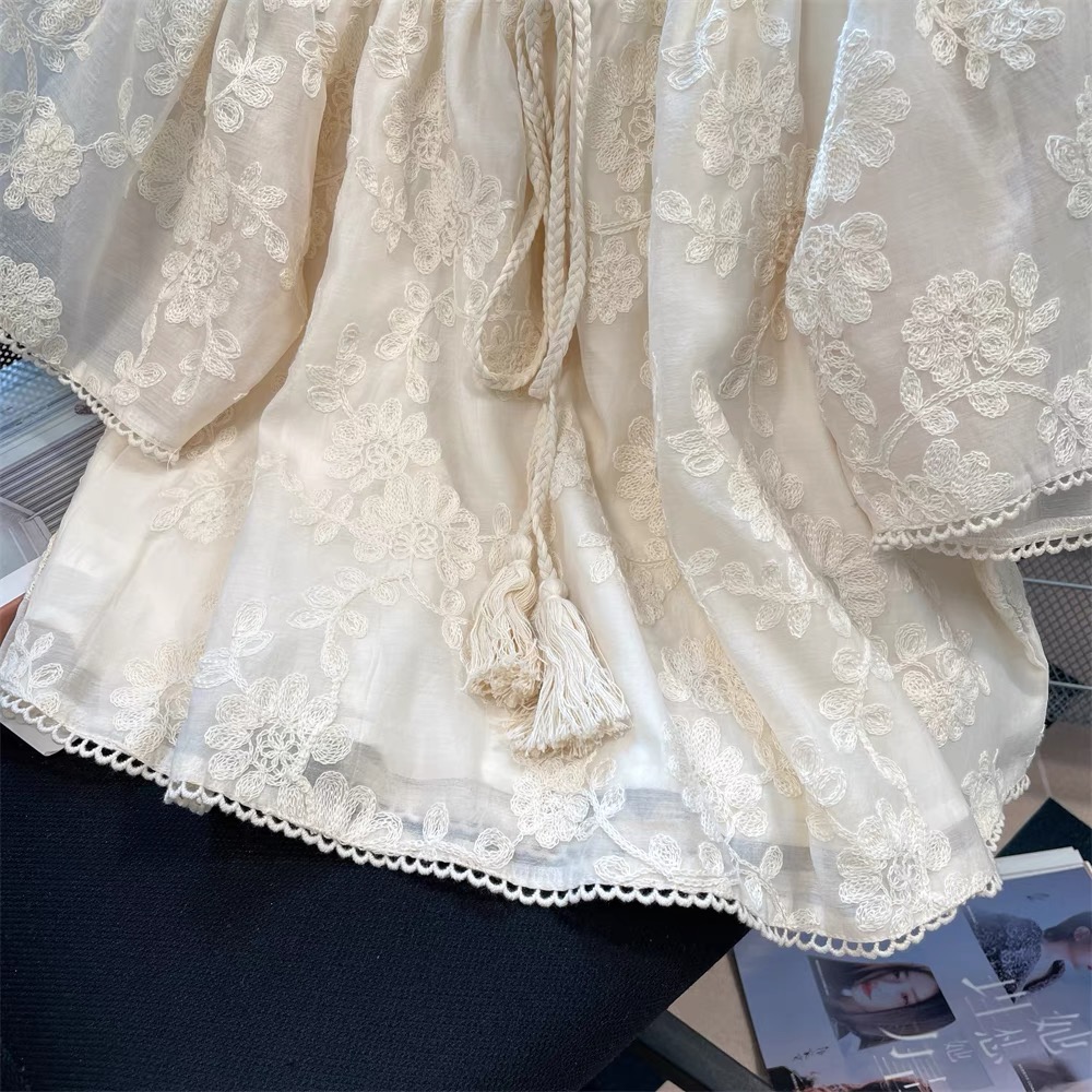 Light as a feather blouse BE132 image