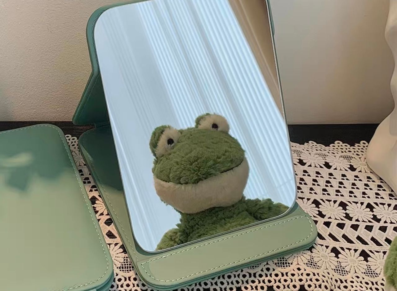 Chic glam portable mirror MK117 image