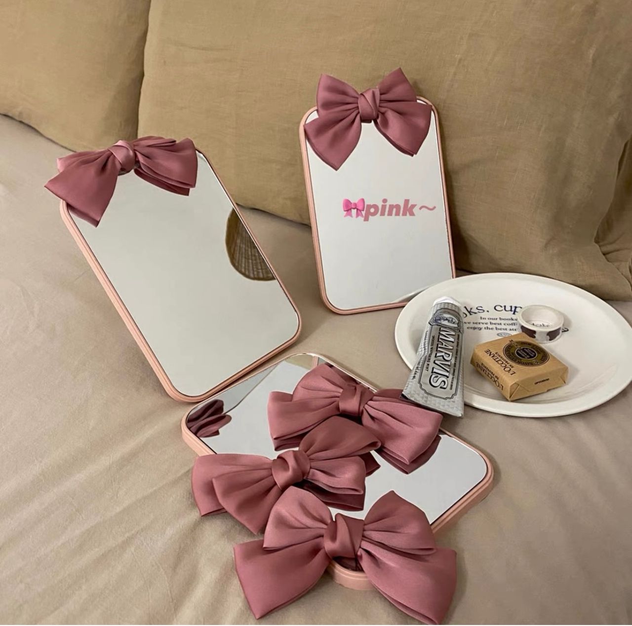 Pink momah mirror MK127 image