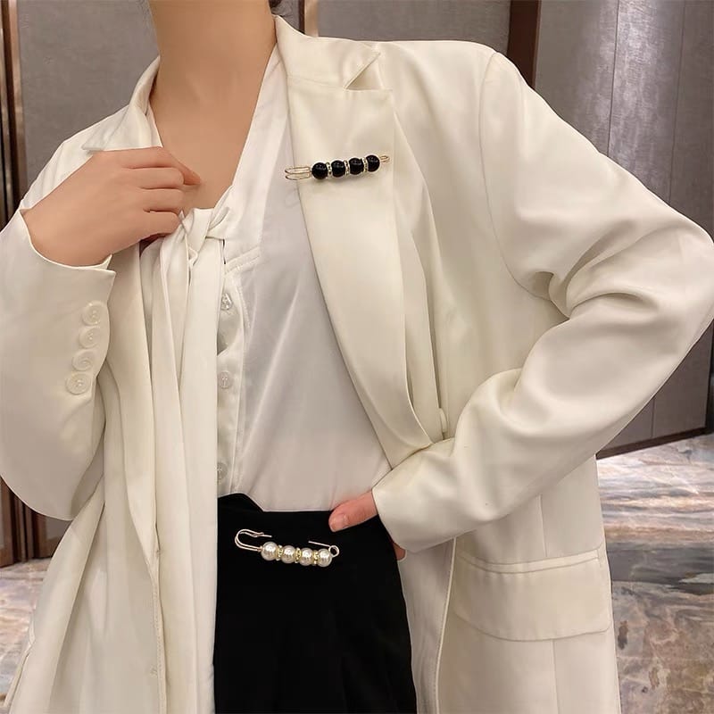 My safety pearls pin JW136 image