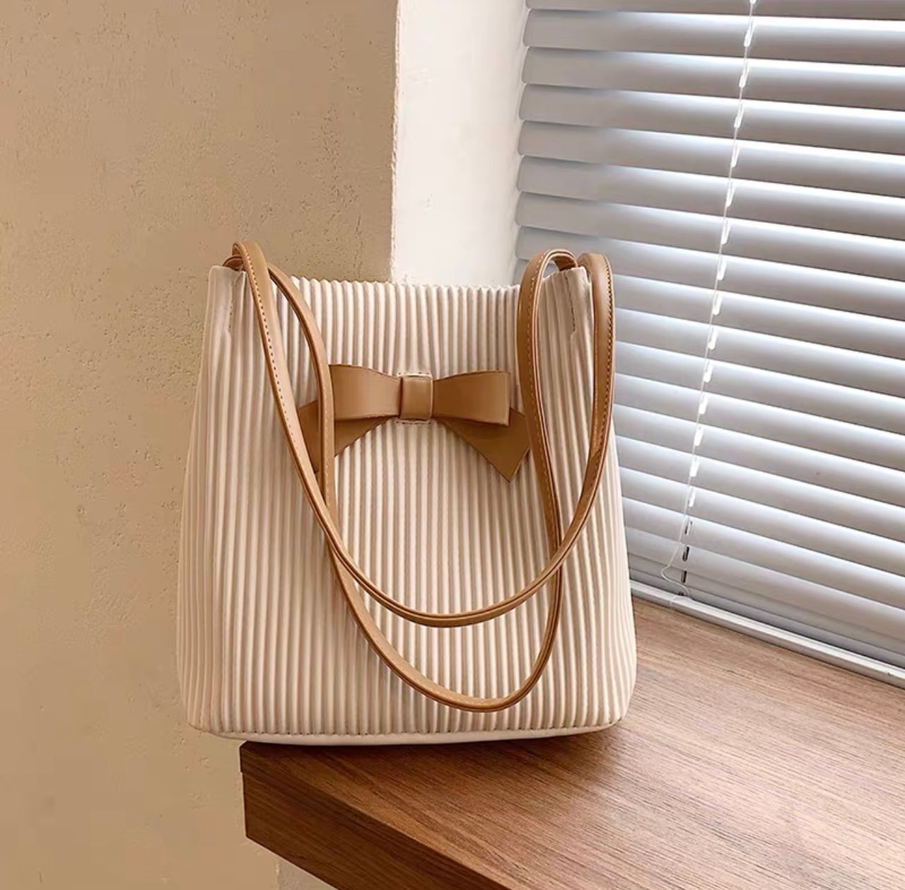 Hit the whip casual bag BG110 image