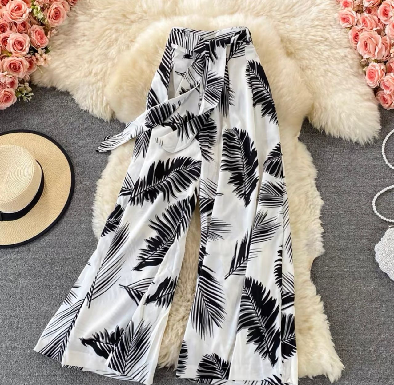 Barely in love floral pants CP3 image