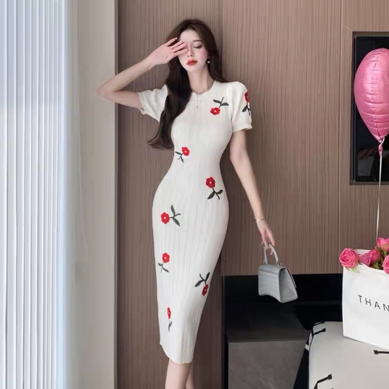 Living lavish roses gown KBC50 image