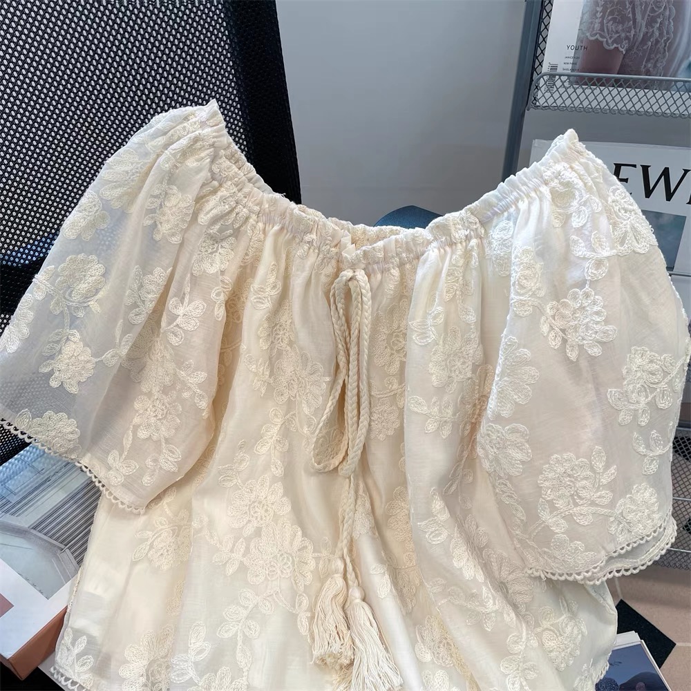 Light as a feather blouse BE132 image