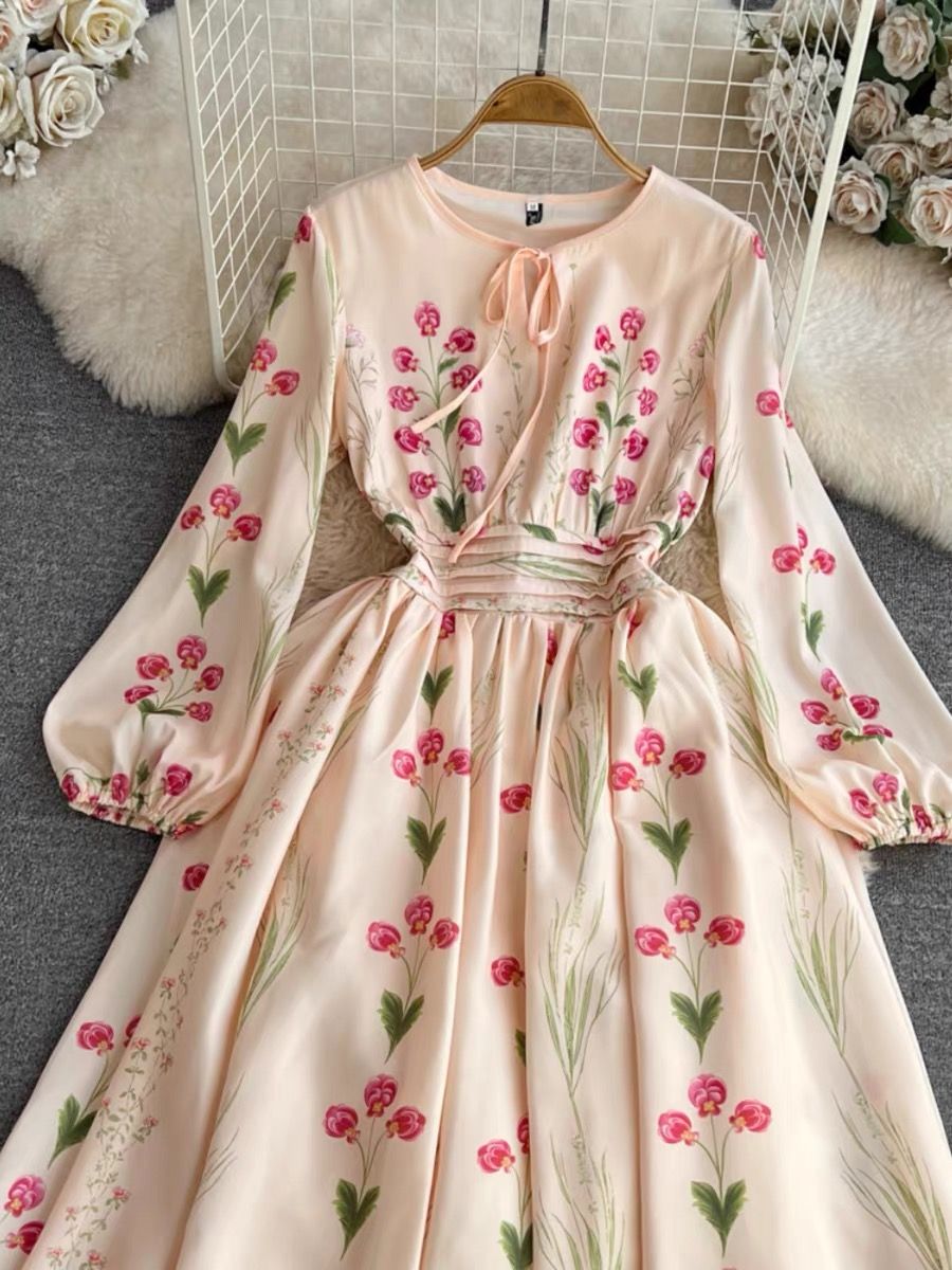 I am the moment floral dress ED117 image