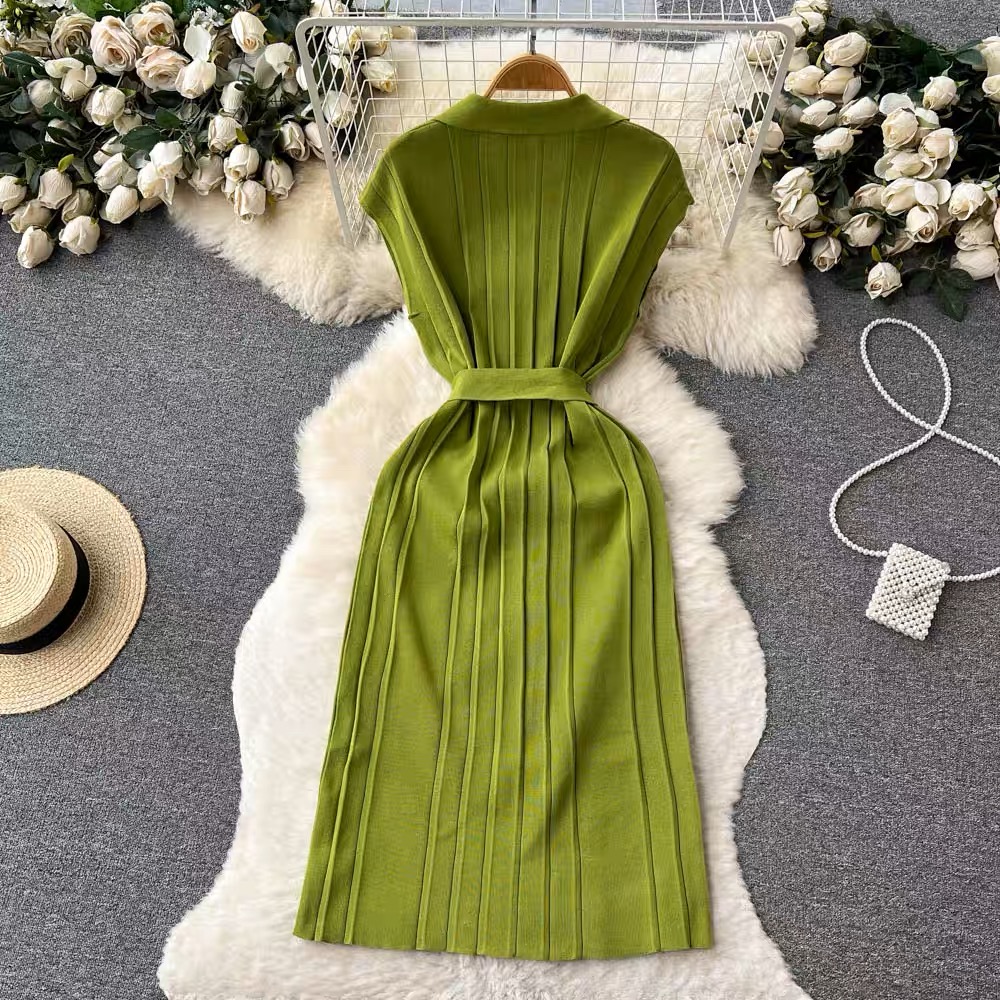 You need to leave him sweat gown KBC47 image