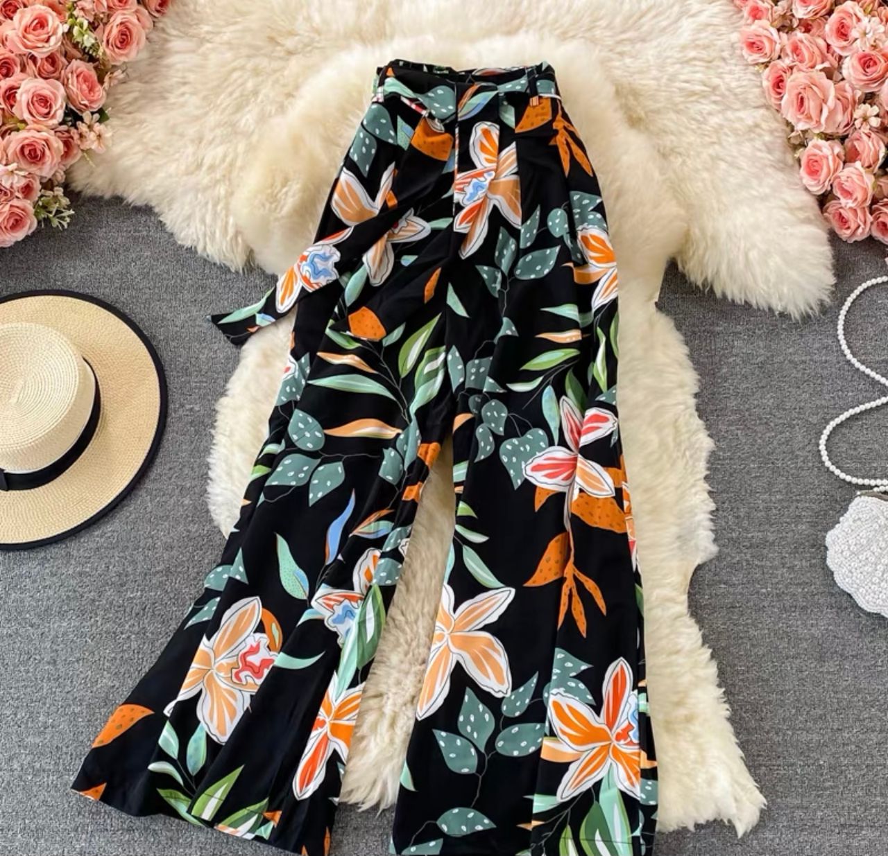 Barely in love floral pants CP3 image