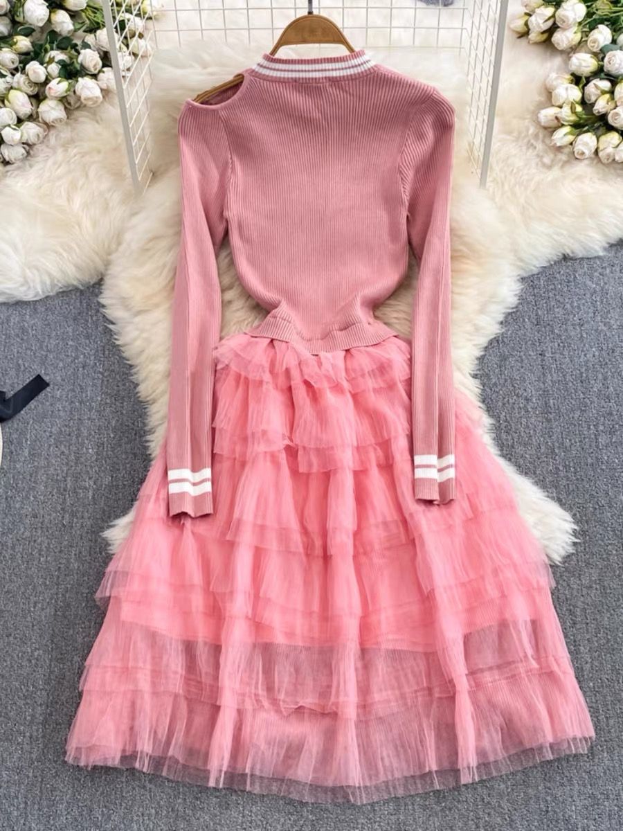 Acting brand new sweater dress CD678 image