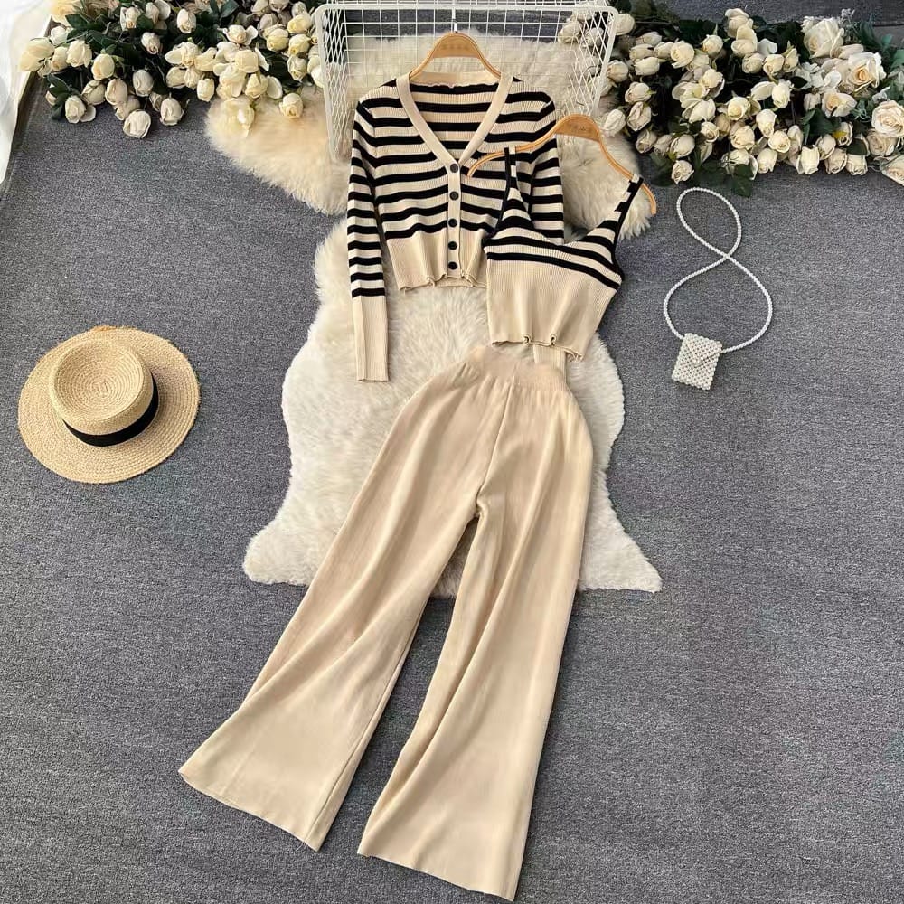 Cuddle sessions sweat set STP19 image