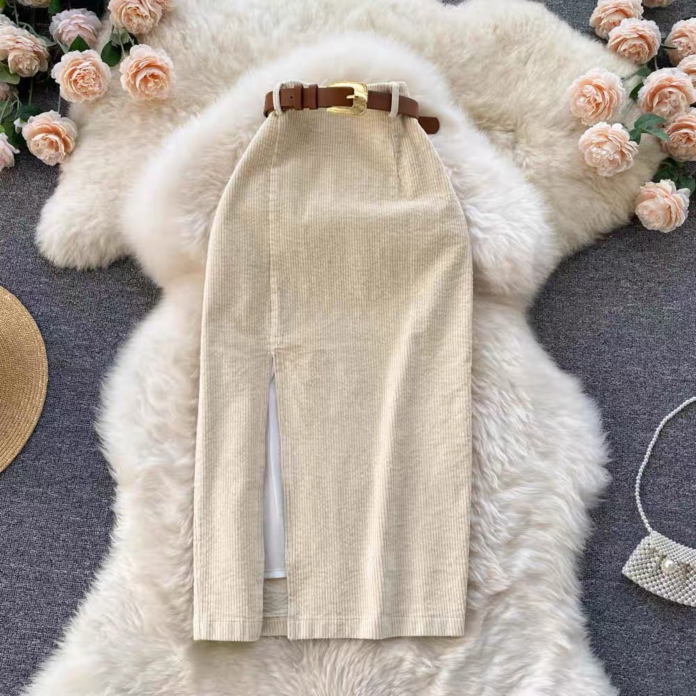 Curving you corduroy skirt SZZ360 image