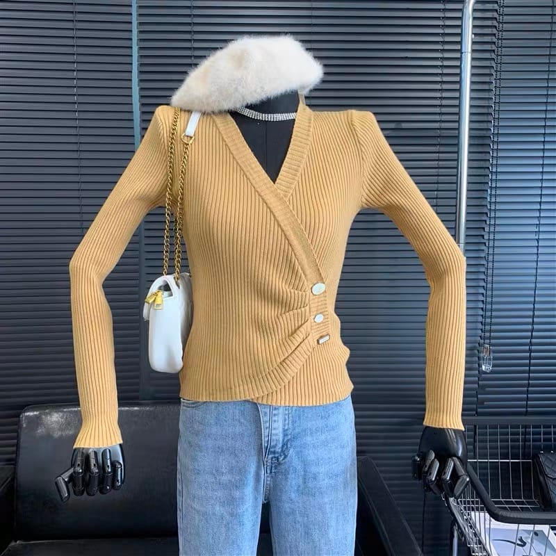 Everyday casual knit top image