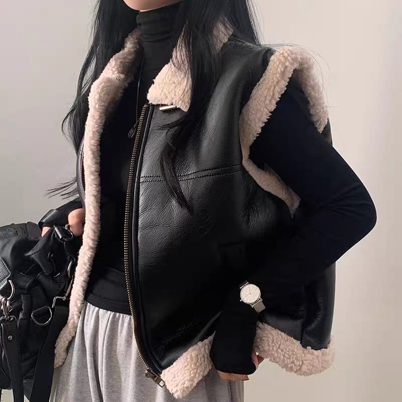 Casual everyday leather meets wool COA151 image