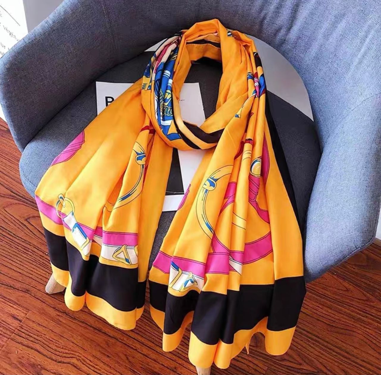 Hermes style print scarf HW117 image