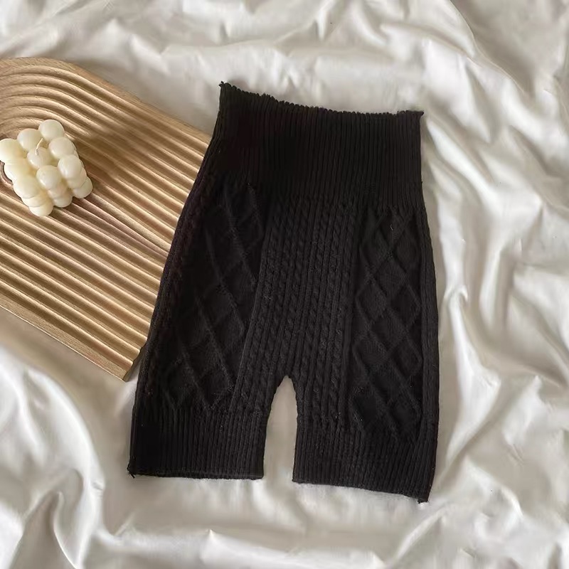 Making comfy moves knitted shorts CP53 image