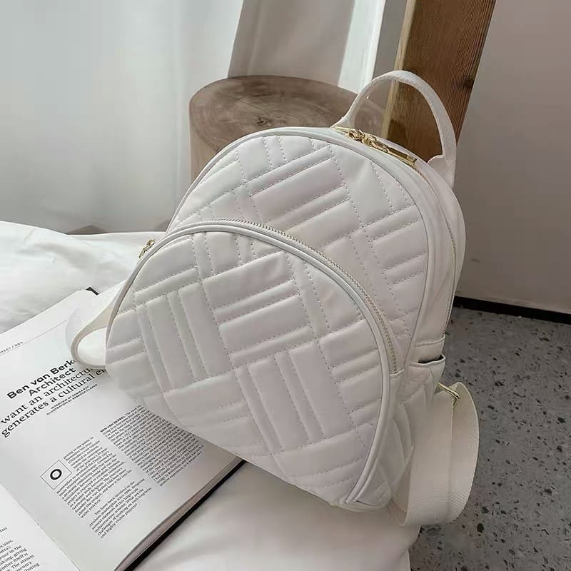 Treating my self leather backpack BG135 image