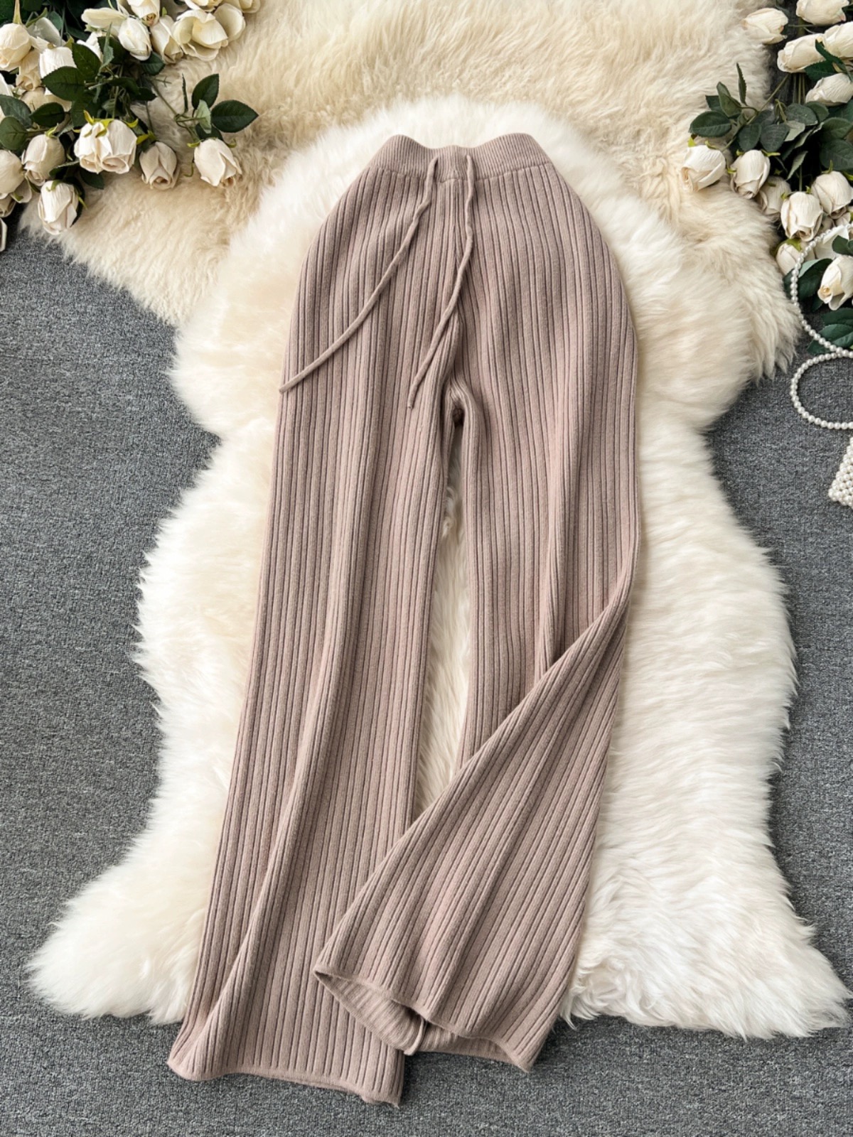 Too chill to care knitted pants CP55 image