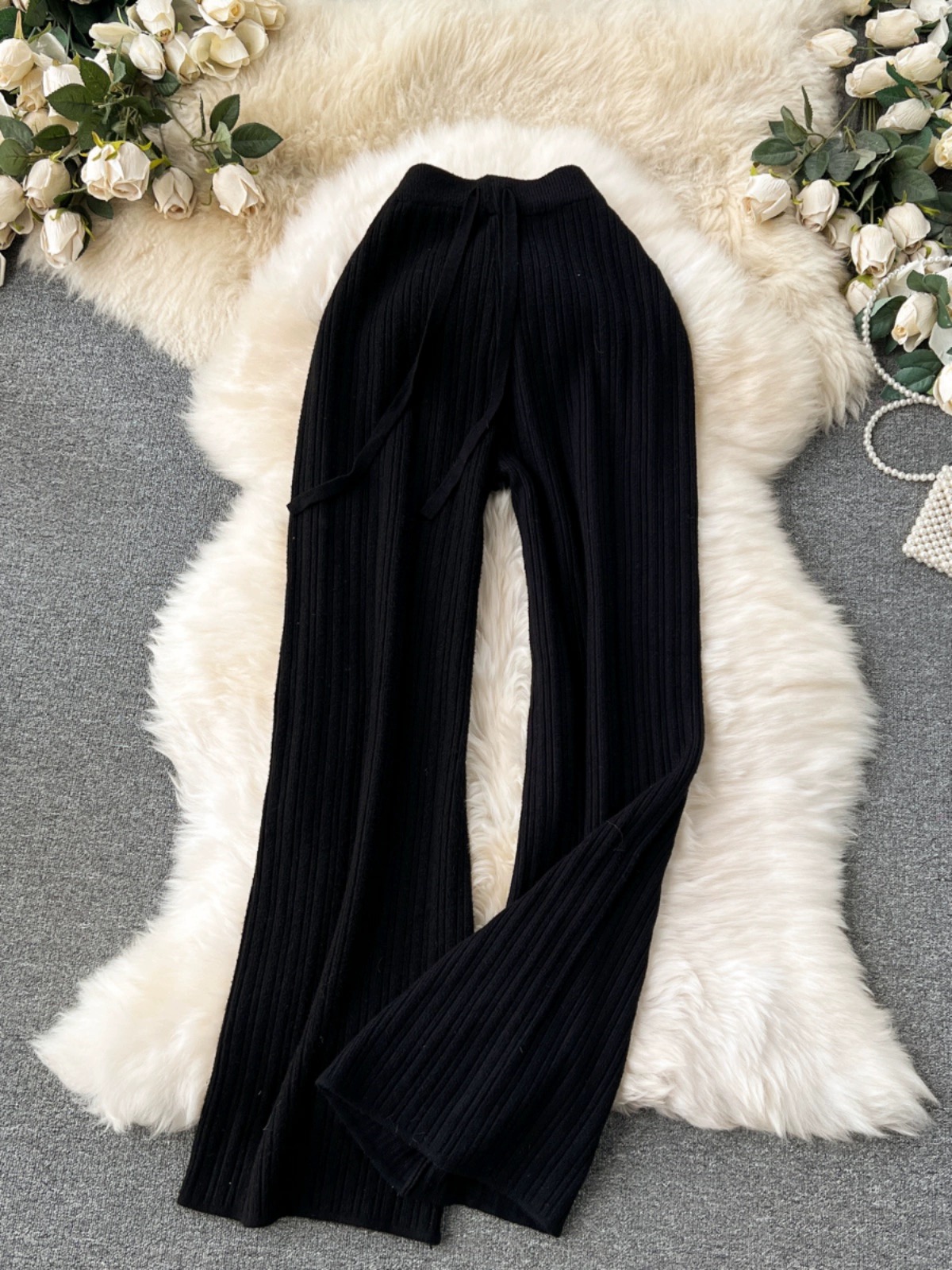 Too chill to care knitted pants CP55 image