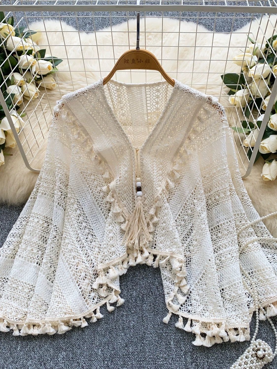 Romance awaits shawl top KTO189 image