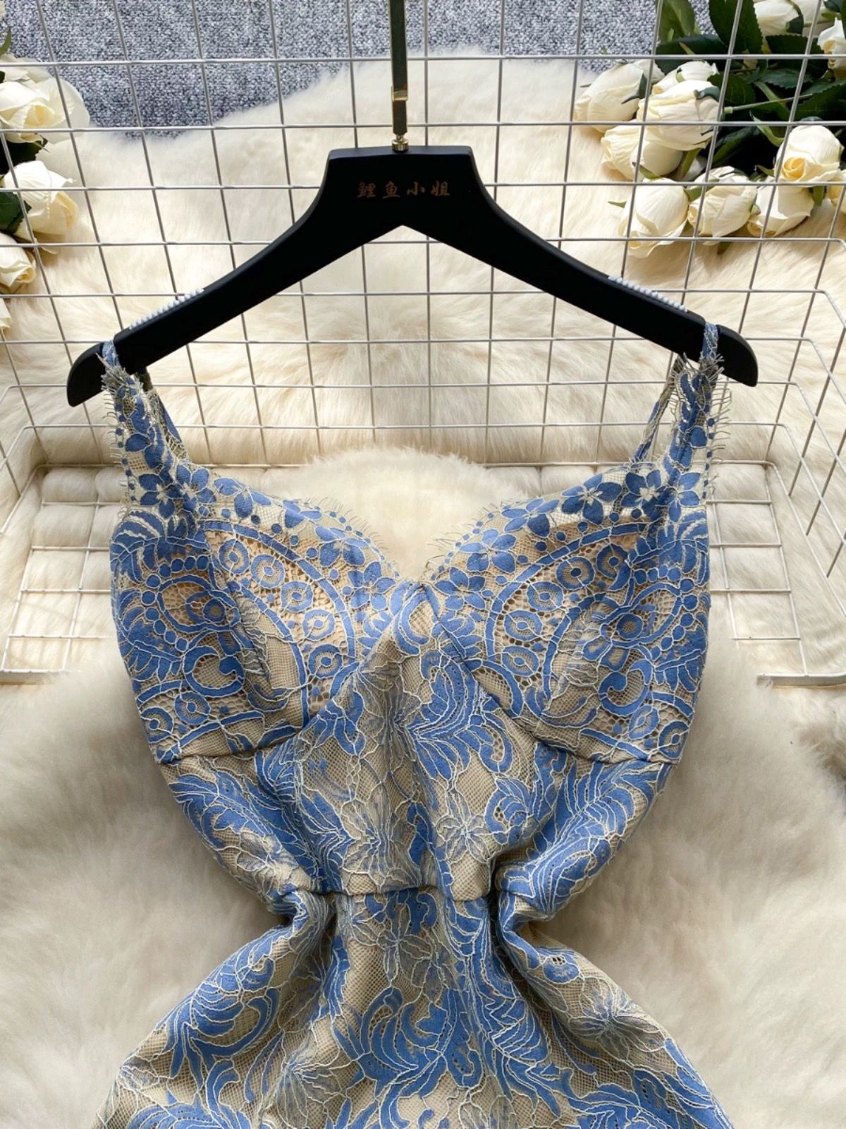 Follow back lace dress FBC320 image