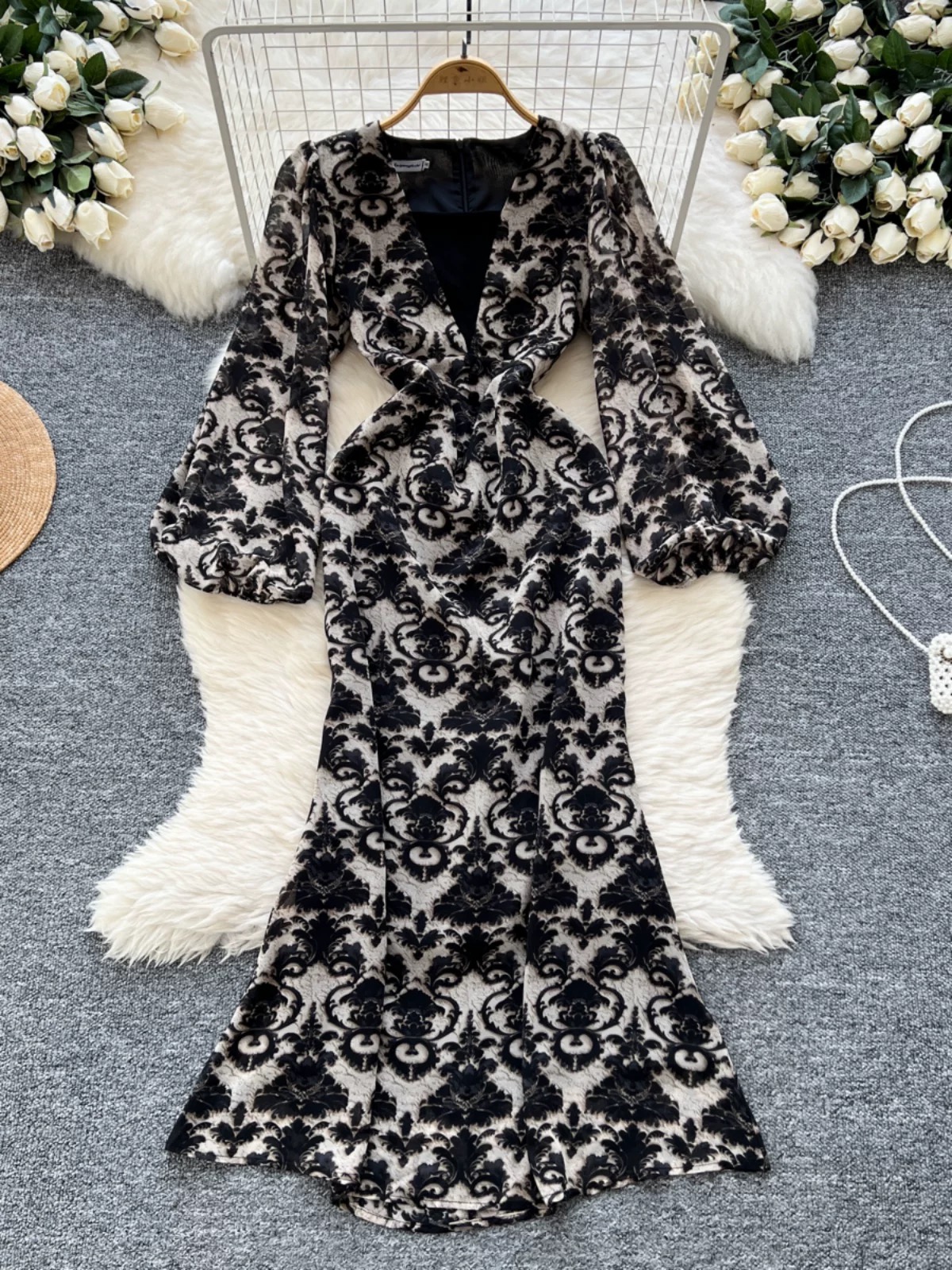 Peeking through dress FD661