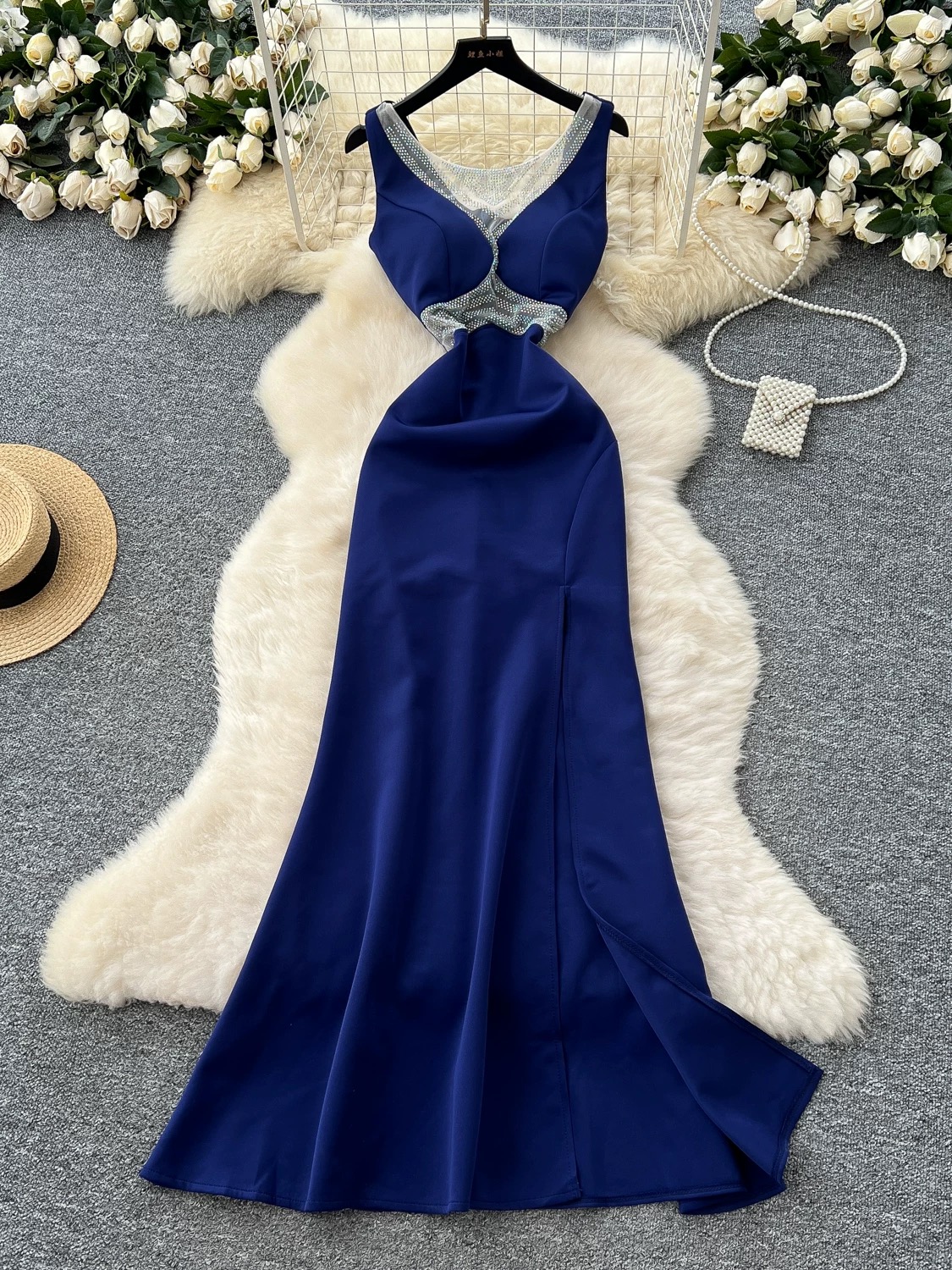 Dancing at the party dress EVD257 image