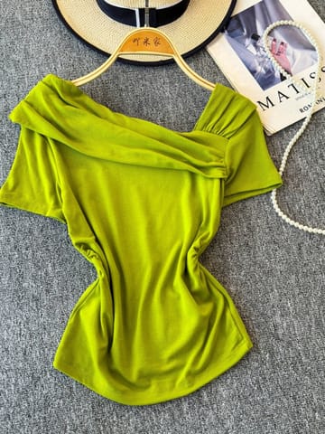 Living in paradise top CTO474