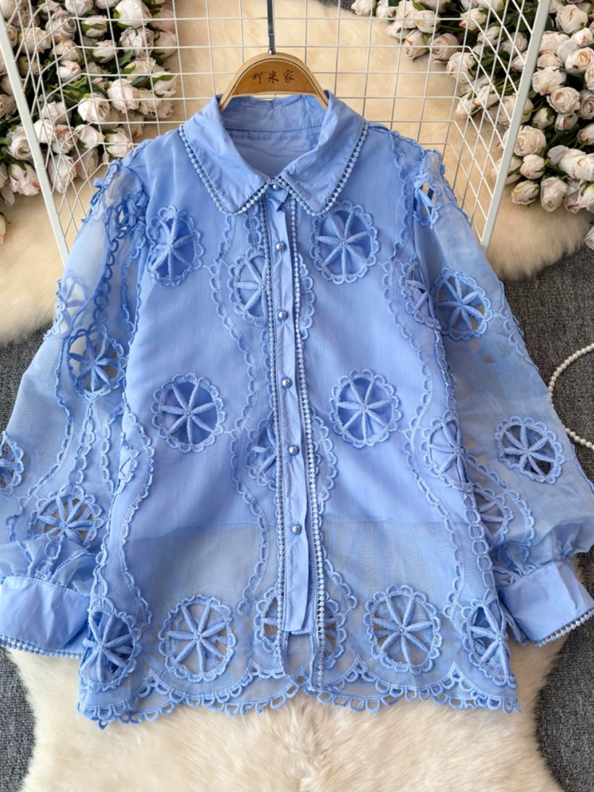 Bold concept blouse BE430