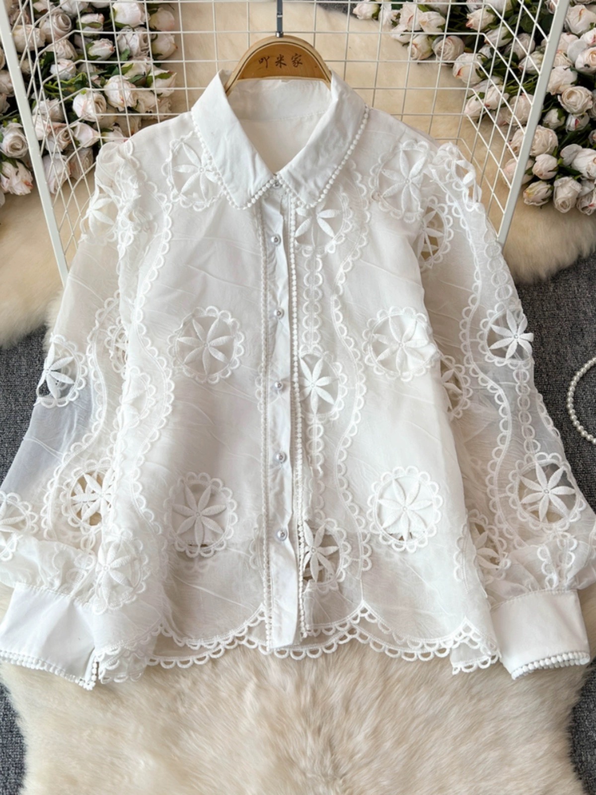 Bold concept blouse BE430 image