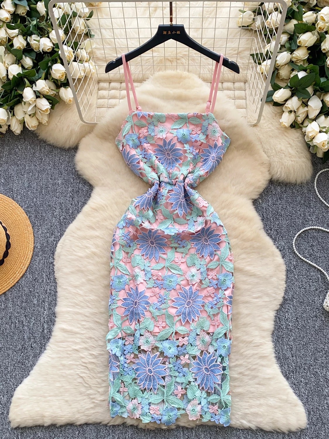 Give me body lace dress FBC301