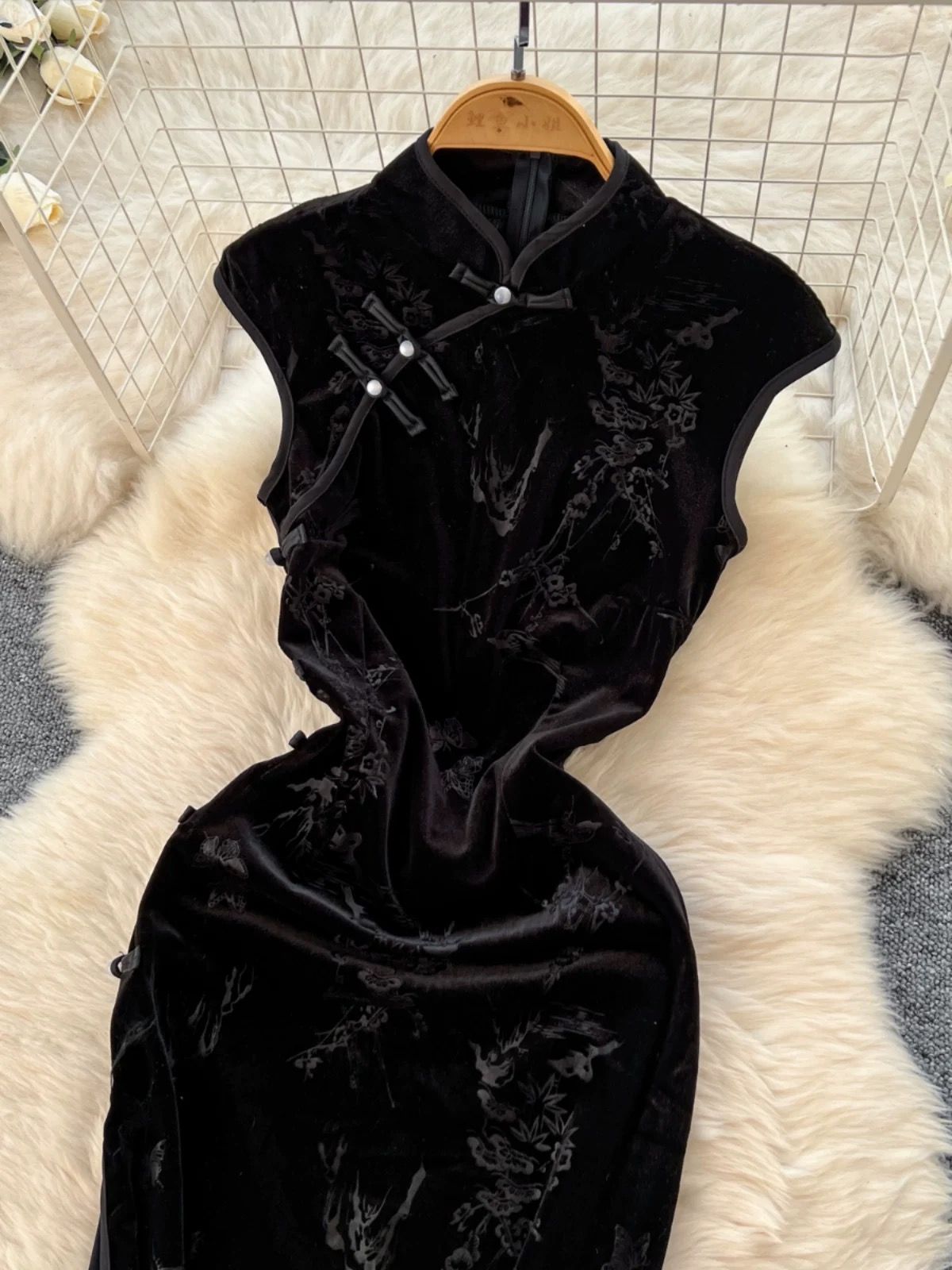 Running errands qipao dress Q235 image