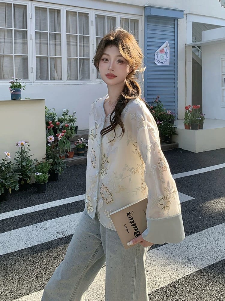 Lost in Paris top CTO1101 image