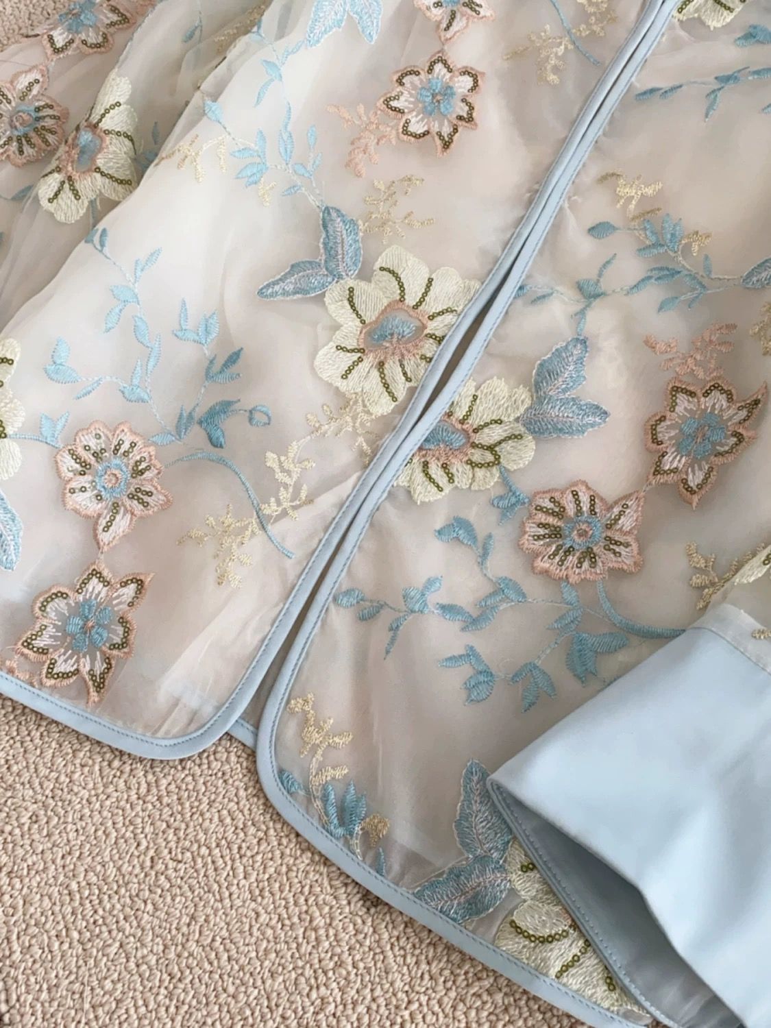 Lost in Paris top CTO1101 image