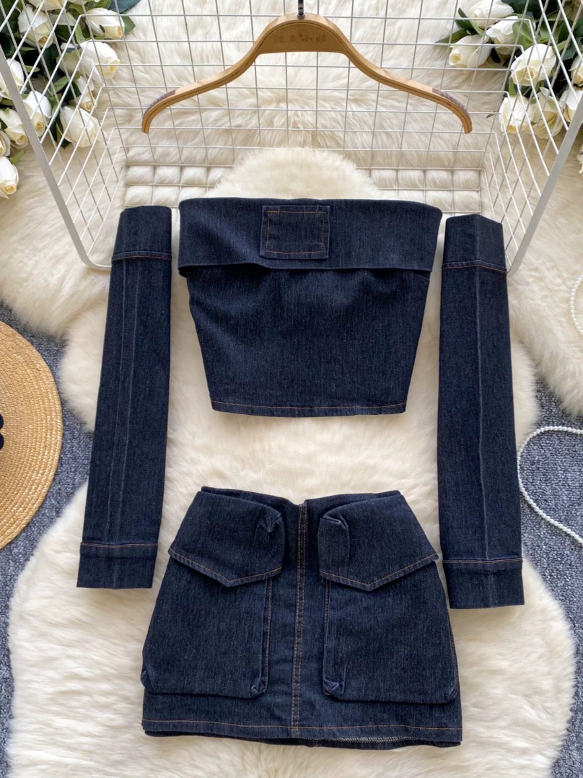 On a business trip set DTP170 image