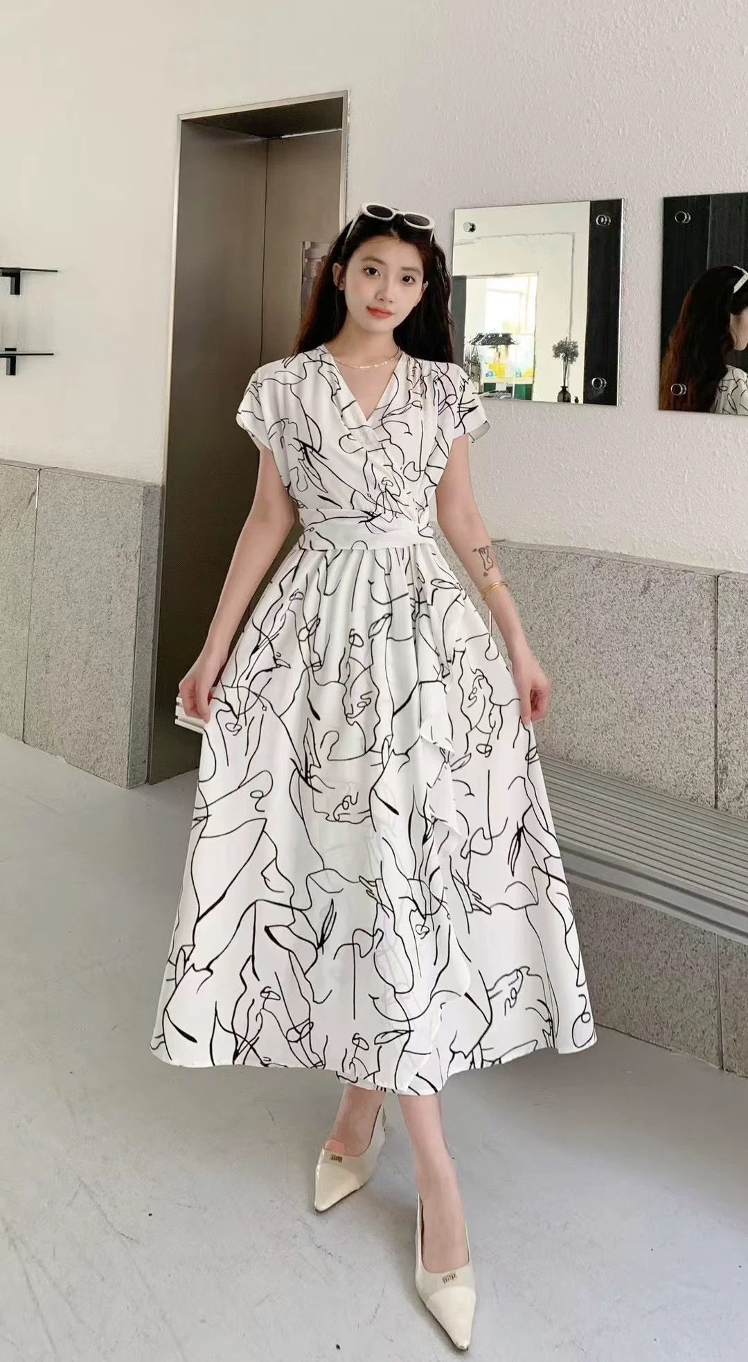 Follow the petals dress CD1332 image