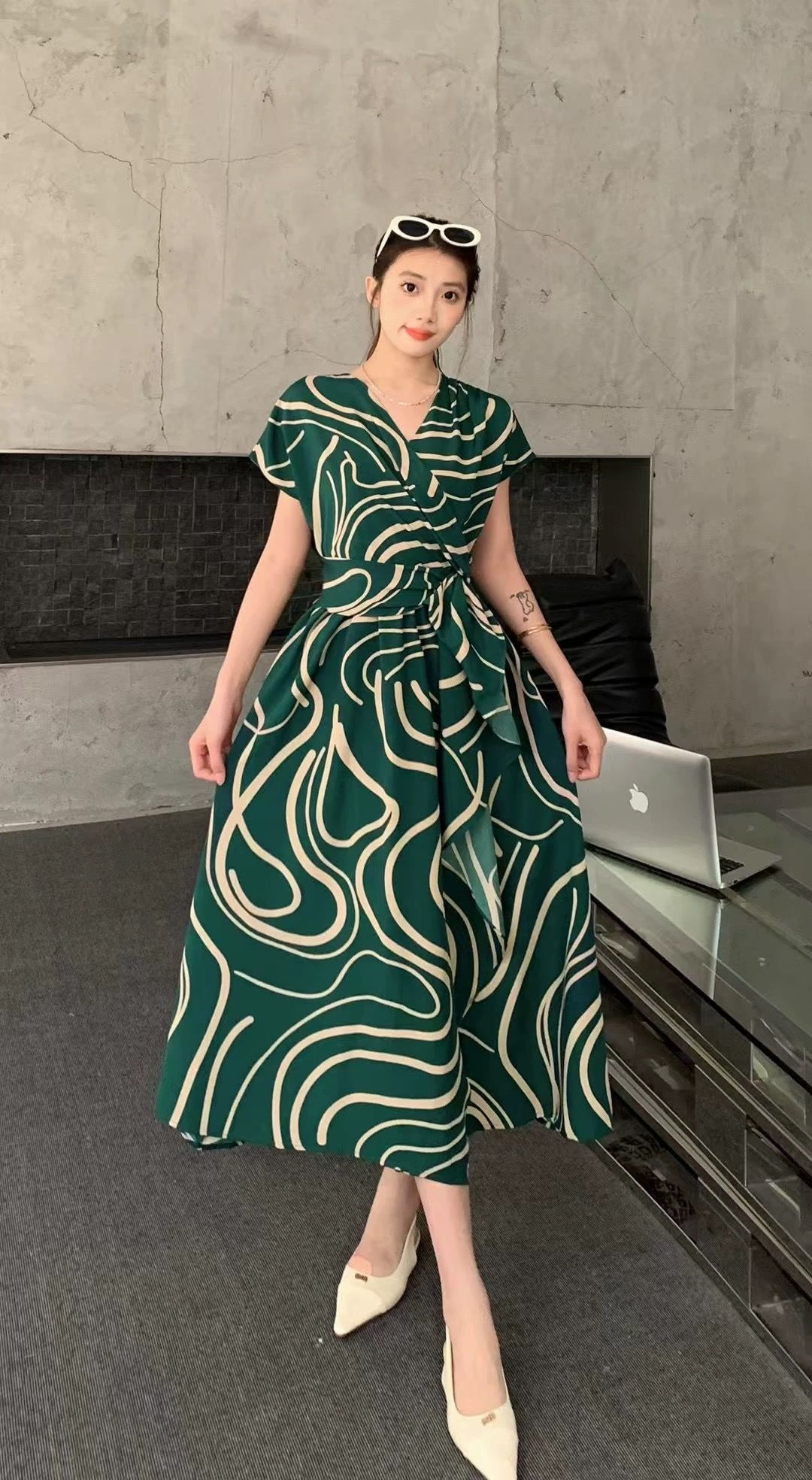 Follow the petals dress CD1332 image