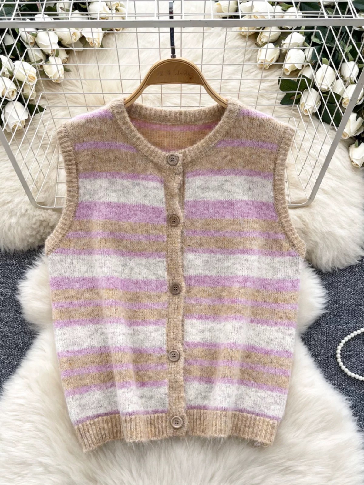 Knitted timed top KTO284 image
