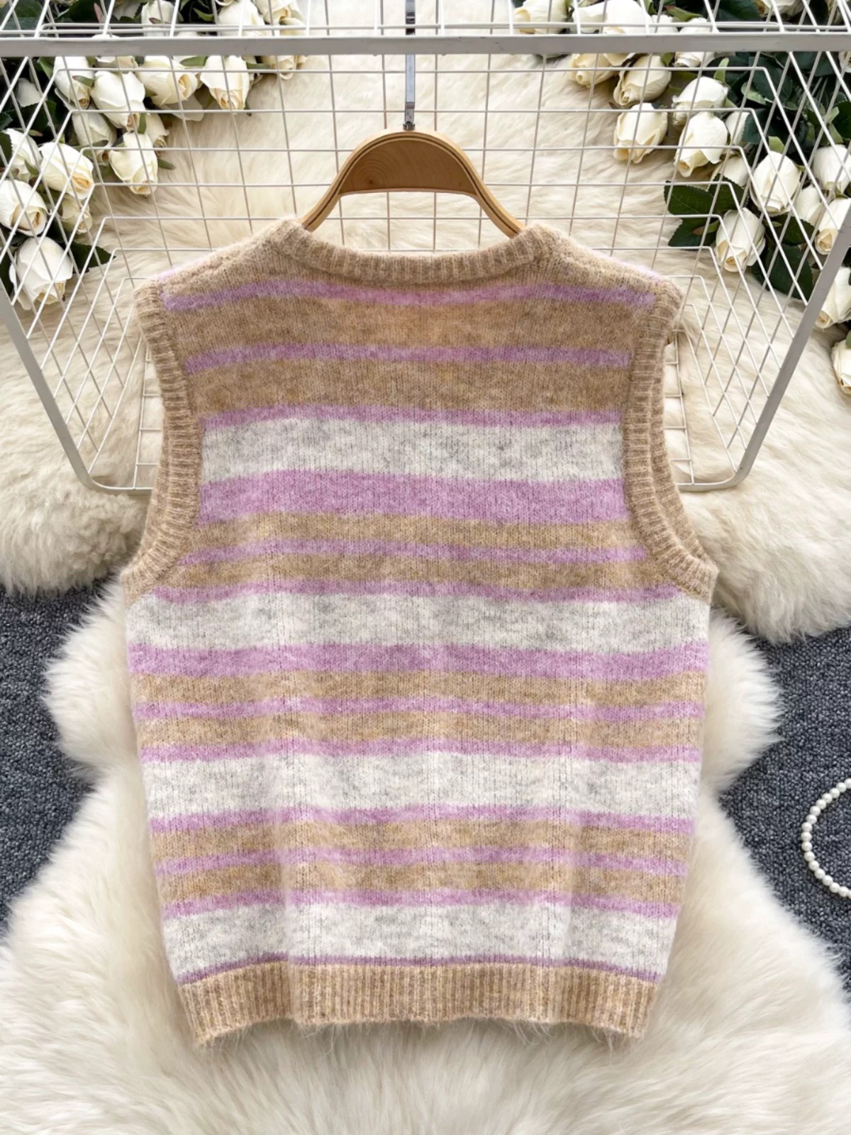 Knitted timed top KTO284 image
