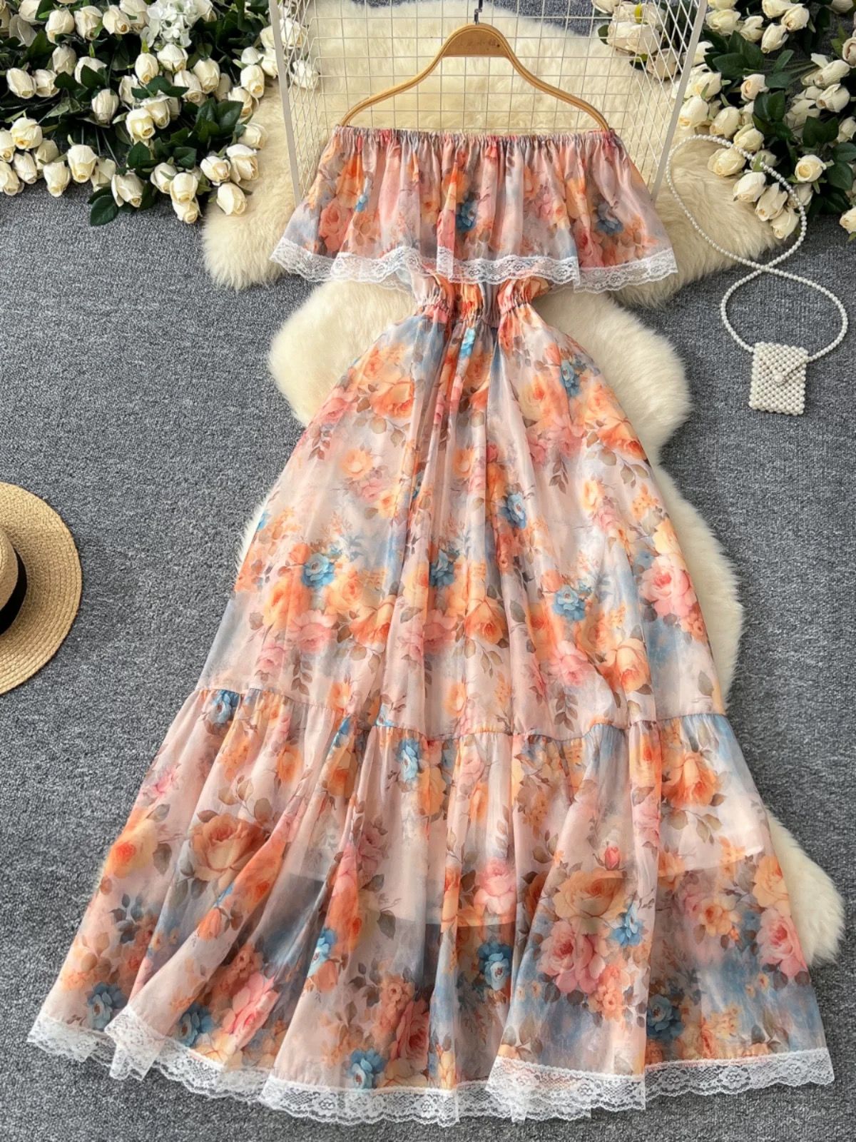 The Queen has arrived dress CD987