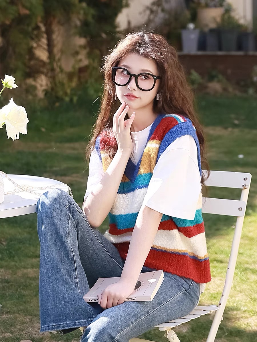 Pretty in Wool vest top KTO292 image