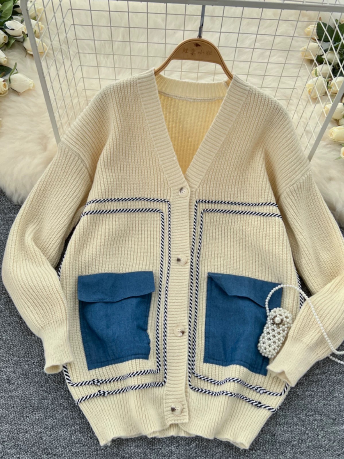 Whole new world sweater KS112