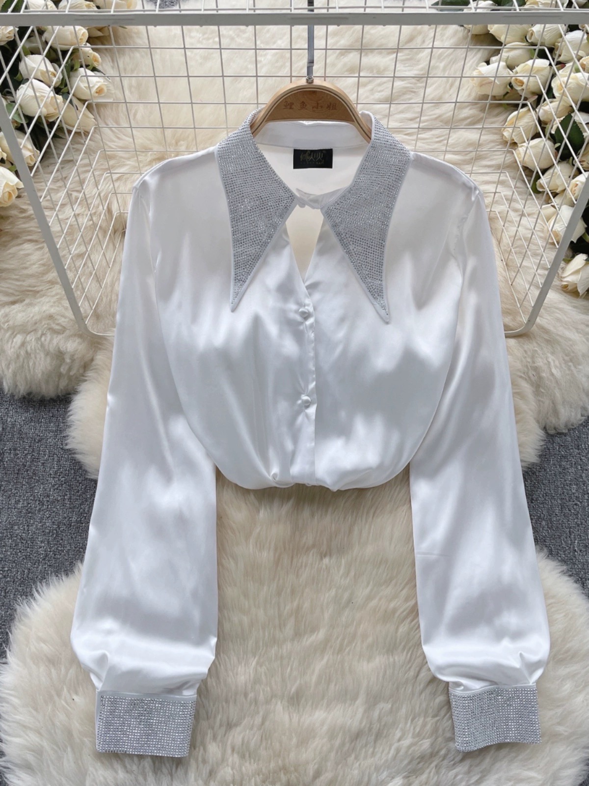 Keep me near blouse BE329