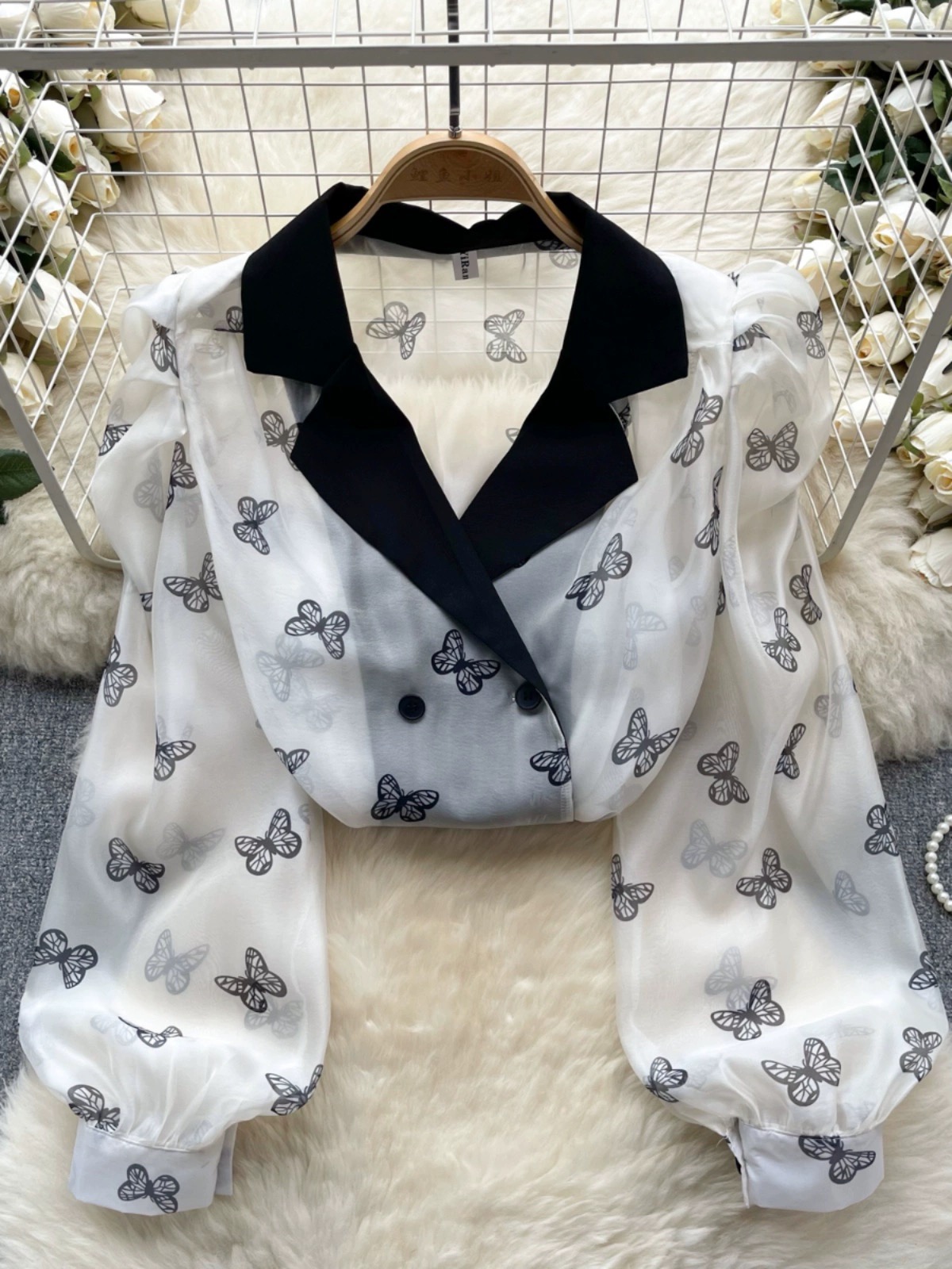 Passionate embrace blouse BE403 image